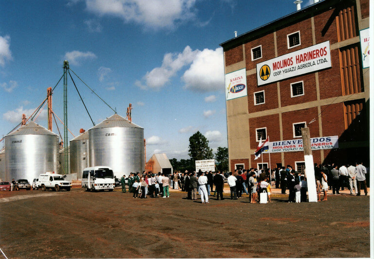 Foto antigua de la inauguracion del molino