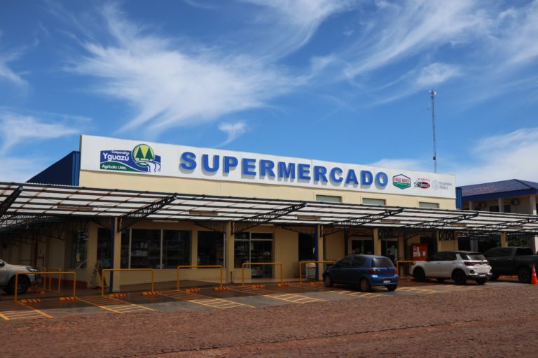 Fachada del supermercado de la cooperativa